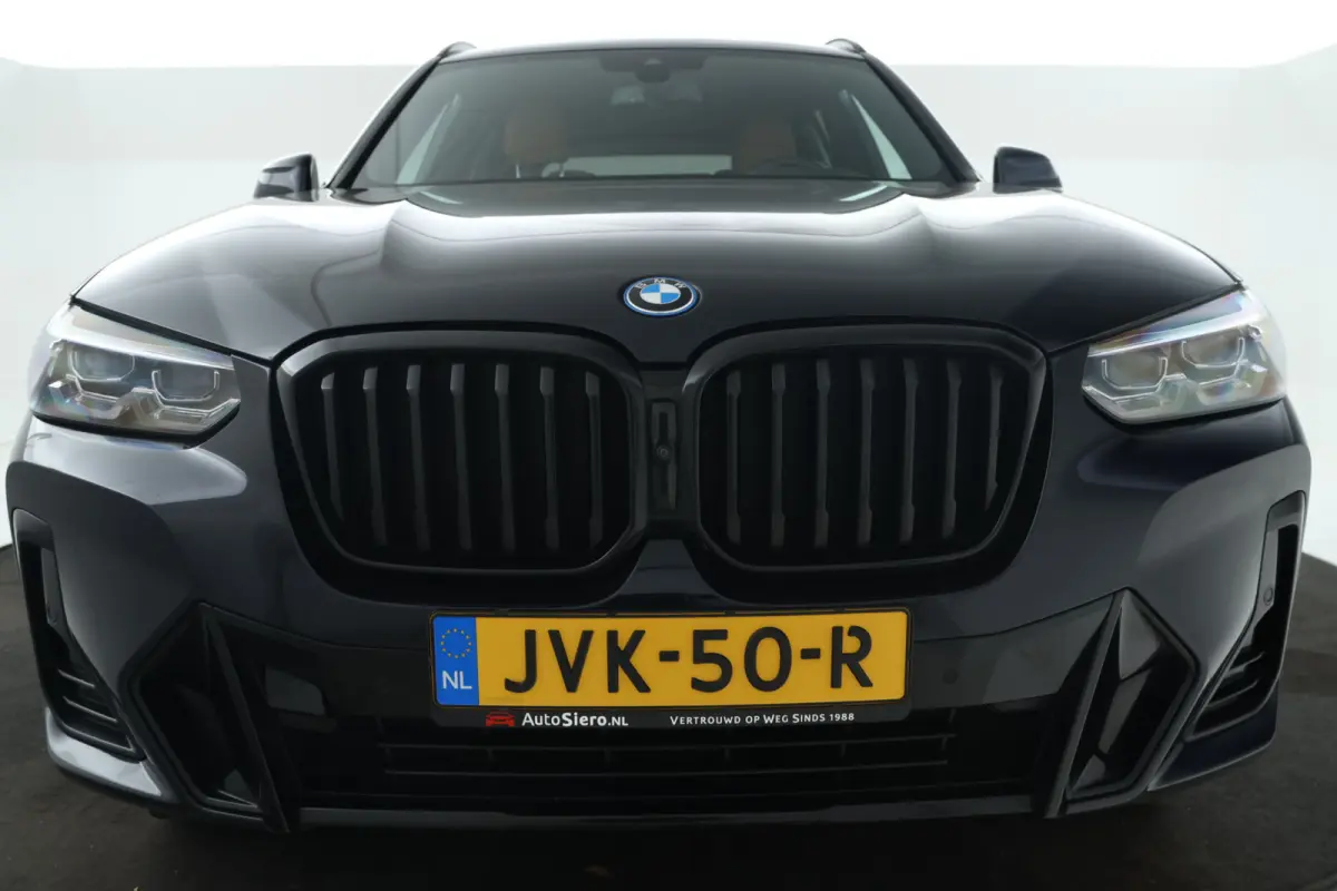 xDrive30e High Executive - 360°cam, Stoelverwarming, Volleder, Carplay, interieur voorverwarming/(koeling)
