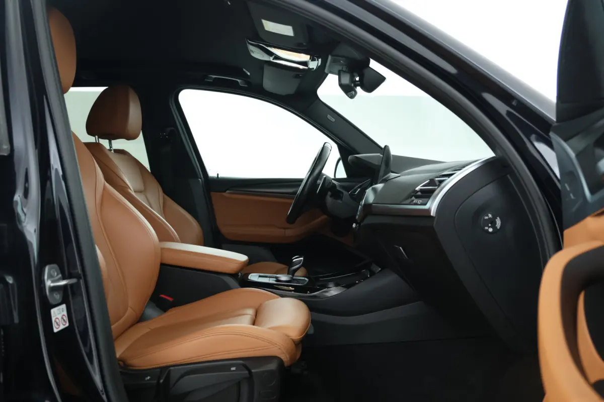 xDrive30e High Executive - 360°cam, Stoelverwarming, Volleder, Carplay, interieur voorverwarming/(koeling)