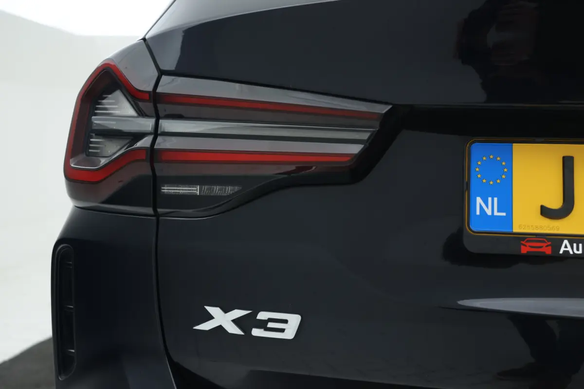 xDrive30e High Executive - 360°cam, Stoelverwarming, Volleder, Carplay, interieur voorverwarming/(koeling)