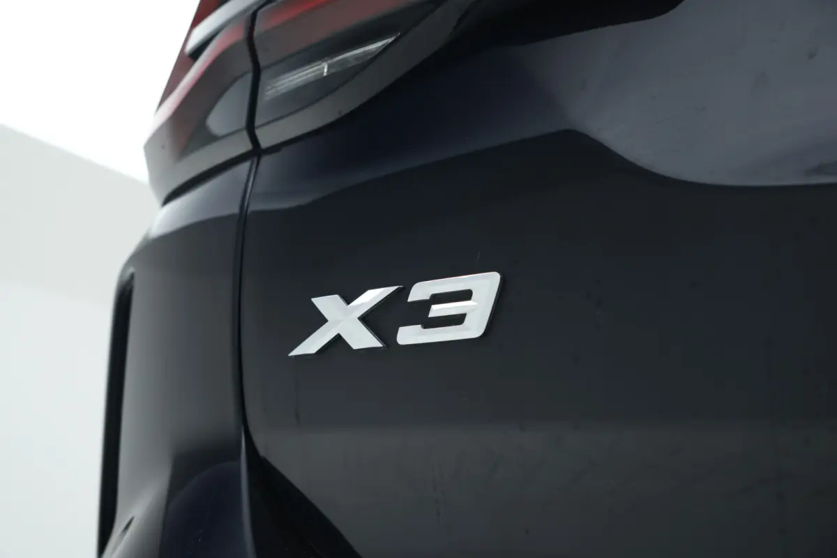 xDrive30e High Executive - 360°cam, Stoelverwarming, Volleder, Carplay, interieur voorverwarming/(koeling)