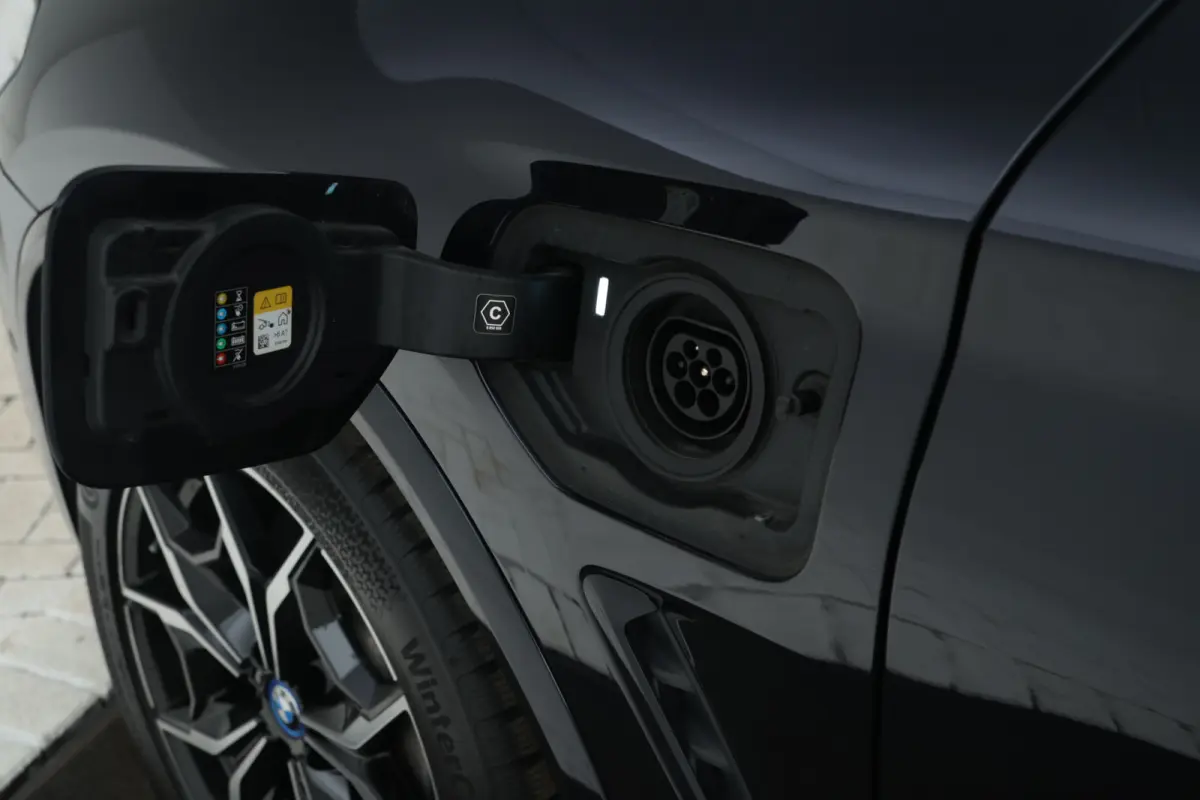 xDrive30e High Executive - 360°cam, Stoelverwarming, Volleder, Carplay, interieur voorverwarming/(koeling)