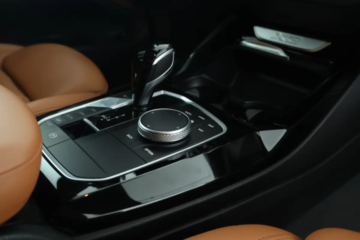 xDrive30e High Executive - 360°cam, Stoelverwarming, Volleder, Carplay, interieur voorverwarming/(koeling)