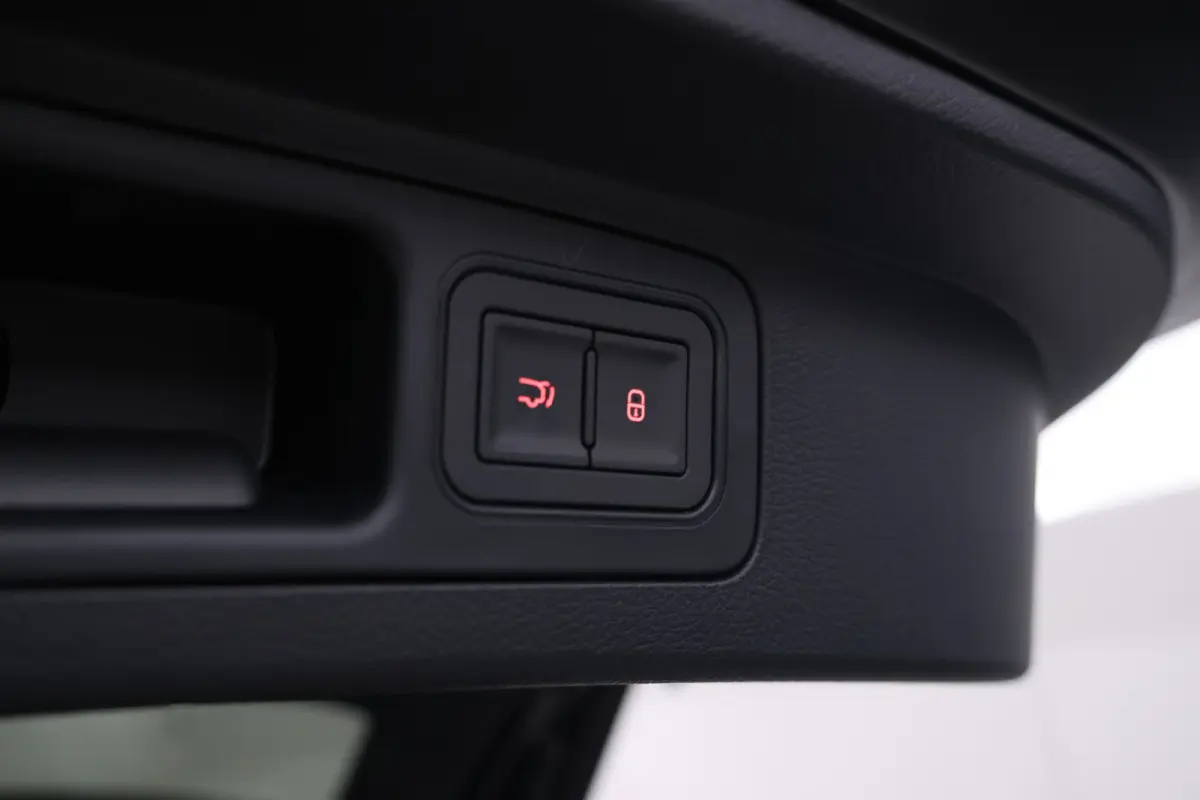 1.5 DM-i FWD Boost Plug in hybrid, Fabrieksnieuw!