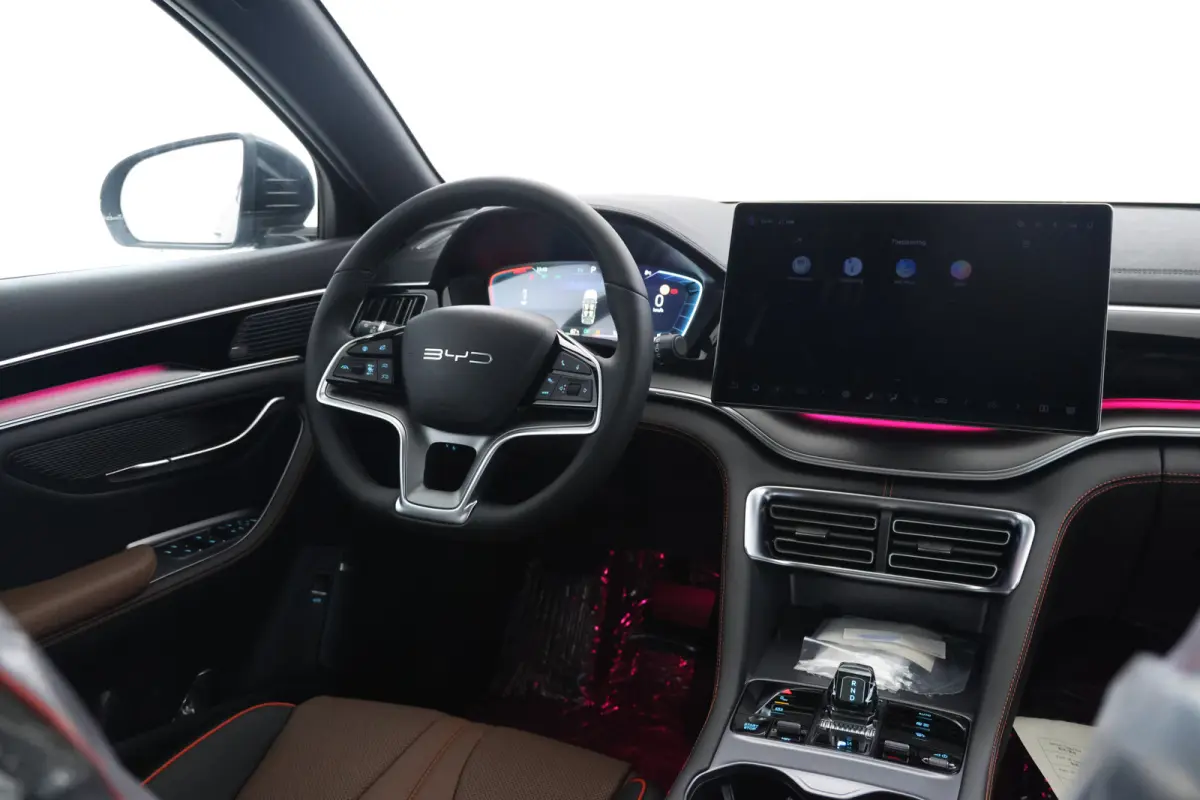 1.5 DM-i FWD Boost Plug in hybrid, Fabrieksnieuw!