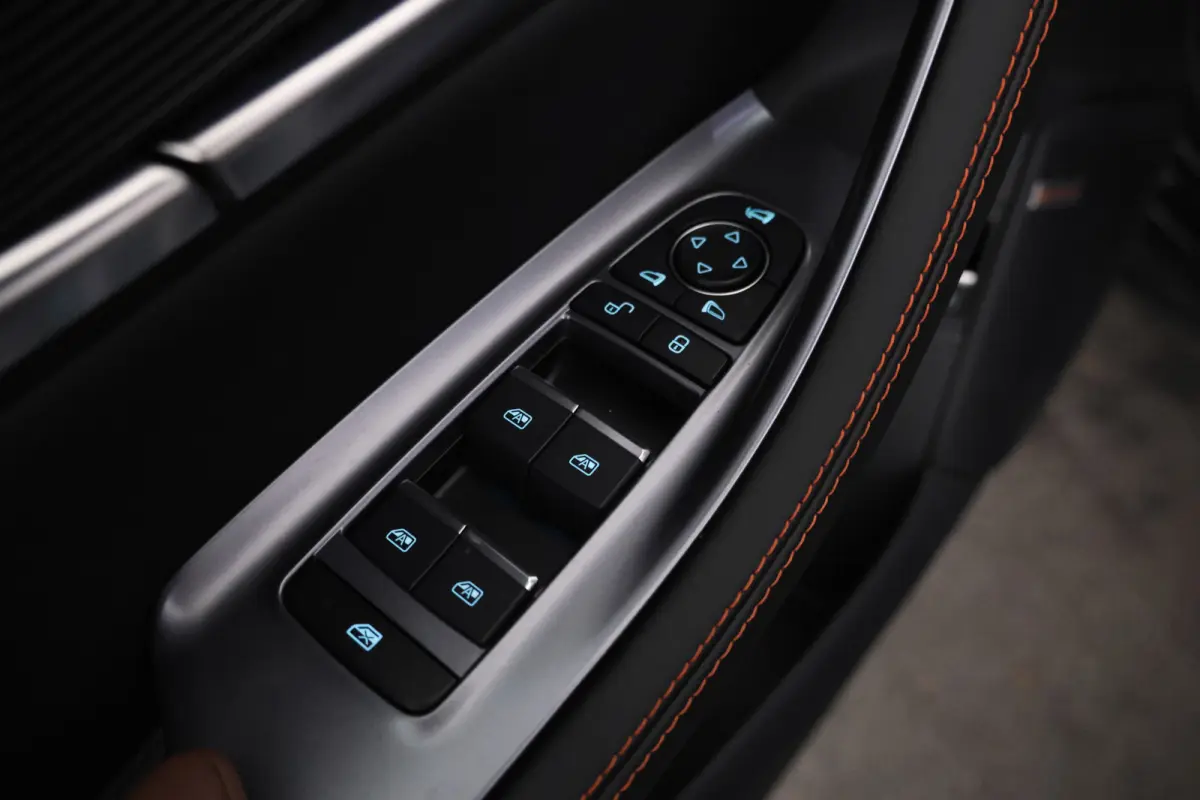 1.5 DM-i FWD Boost Plug in hybrid, Fabrieksnieuw!