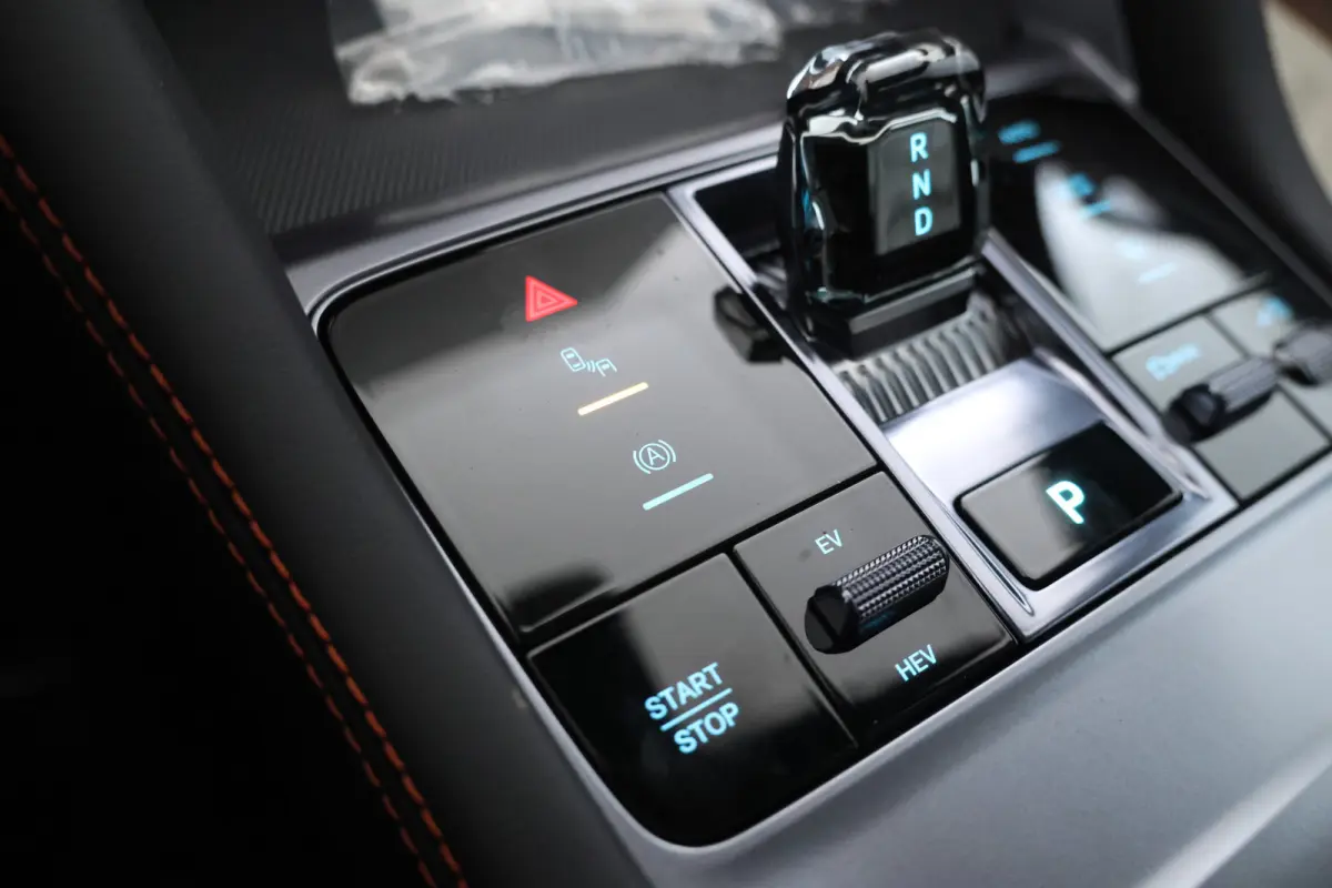 1.5 DM-i FWD Boost Plug in hybrid, Fabrieksnieuw!