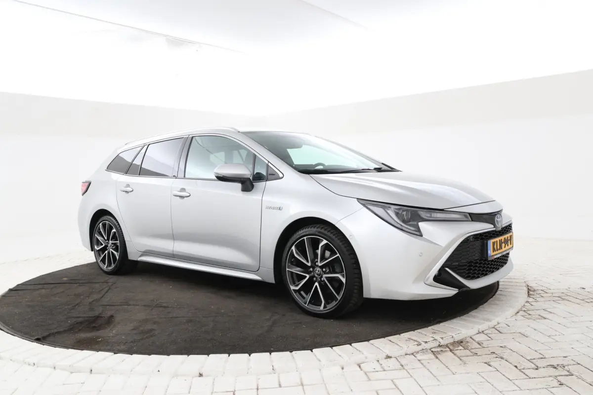2.0 Hybrid Premium 184pk, Navigatie, Climtae