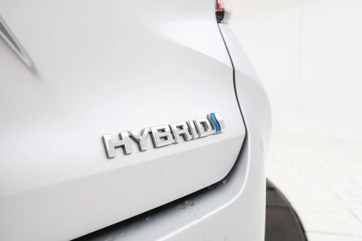 2.0 Hybrid Premium 184pk, Navigatie, Climtae