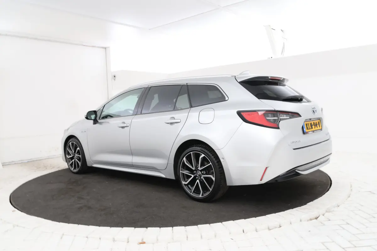 2.0 Hybrid Premium 184pk, Navigatie, Climtae