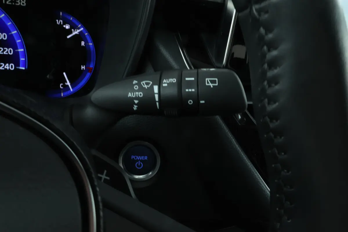 2.0 Hybrid Premium 184pk, Navigatie, Climtae