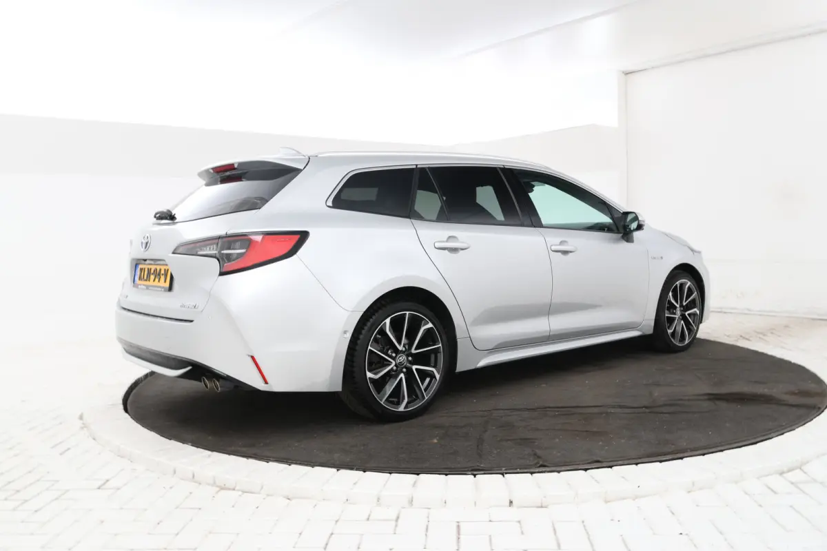 2.0 Hybrid Premium 184pk, Navigatie, Climtae