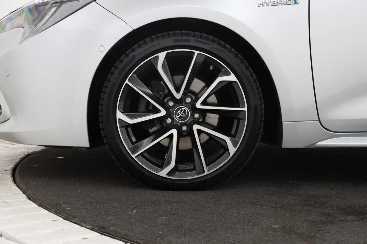 2.0 Hybrid Premium 184pk, Navigatie, Climtae