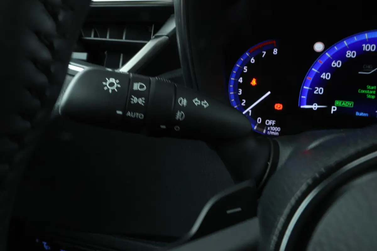 2.0 Hybrid Premium 184pk, Navigatie, Climtae