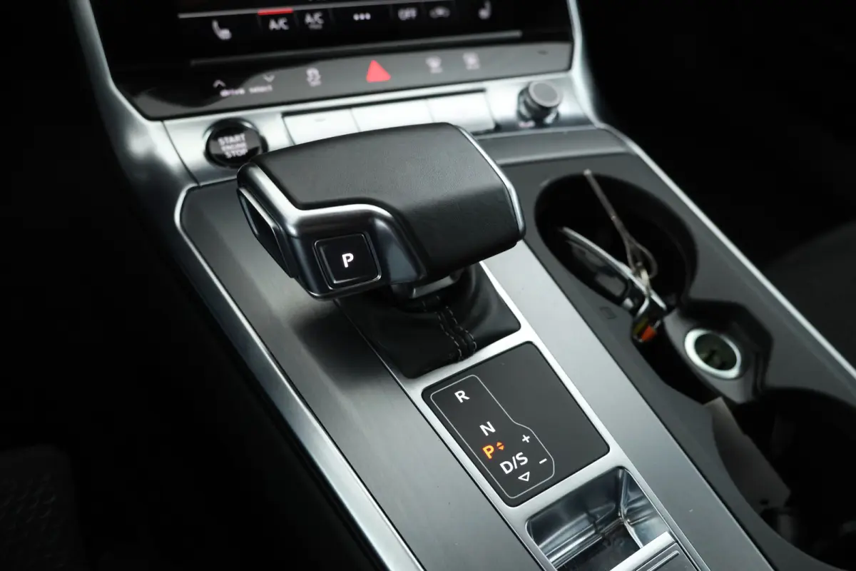 55 TFSI e quattro Competition S-line 262pk, zwarte hemel s-line stuur climate,