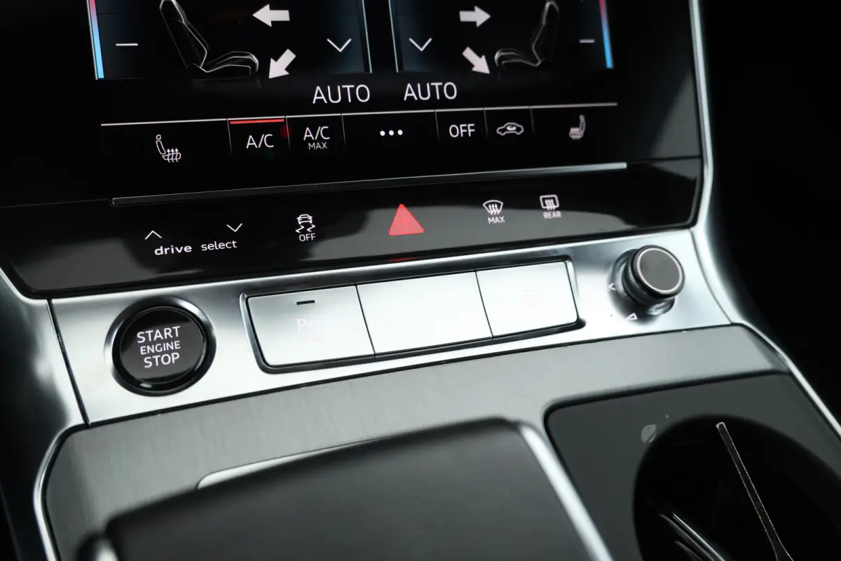 55 TFSI e quattro Competition S-line 262pk, zwarte hemel s-line stuur climate,