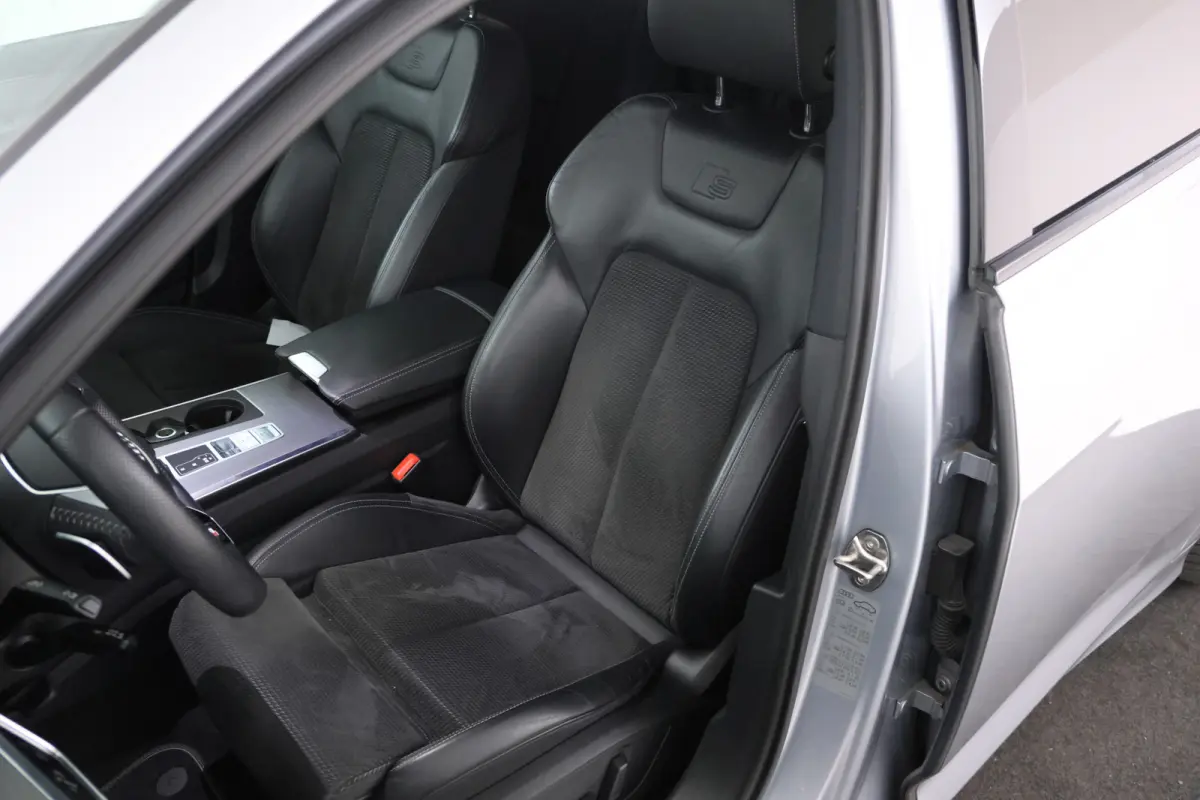 55 TFSI e quattro Competition S-line 262pk, zwarte hemel s-line stuur climate,