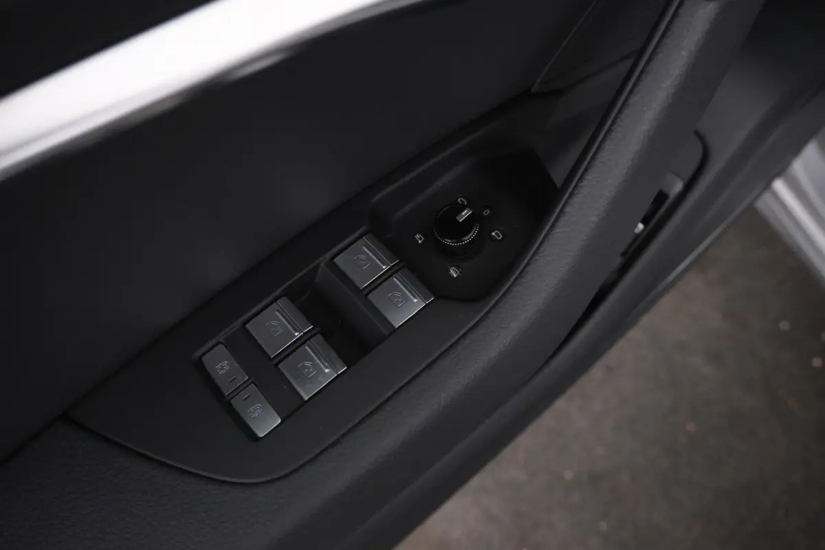 55 TFSI e quattro Competition S-line 262pk, zwarte hemel s-line stuur climate,