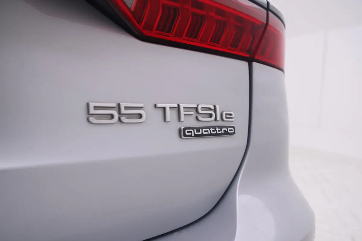 55 TFSI e quattro Competition S-line 262pk, zwarte hemel s-line stuur climate,