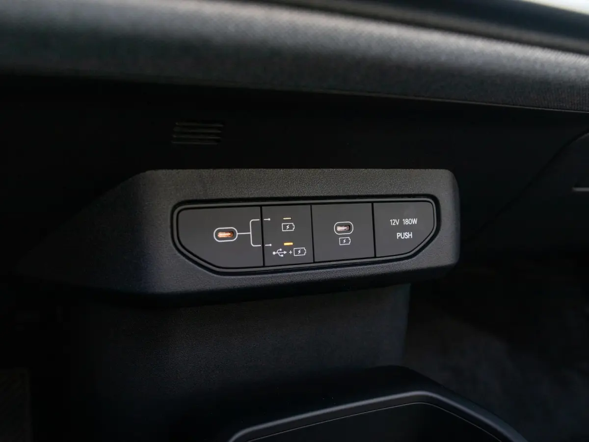 Plus Advanced 81.4 kWh | Direct leverbaar! | Panodak | Navi. | Clima. | Adapt. Cruise. | Stoel&Stuur Verwarming | Dodehoekassistentie | Harman Kardon