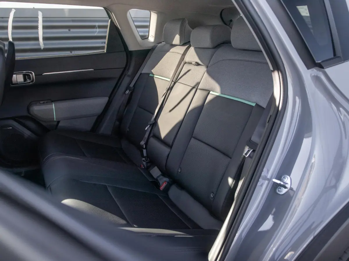 Plus Advanced 81.4 kWh | Direct leverbaar! | Panodak | Navi. | Clima. | Adapt. Cruise. | Stoel&Stuur Verwarming | Dodehoekassistentie | Harman Kardon