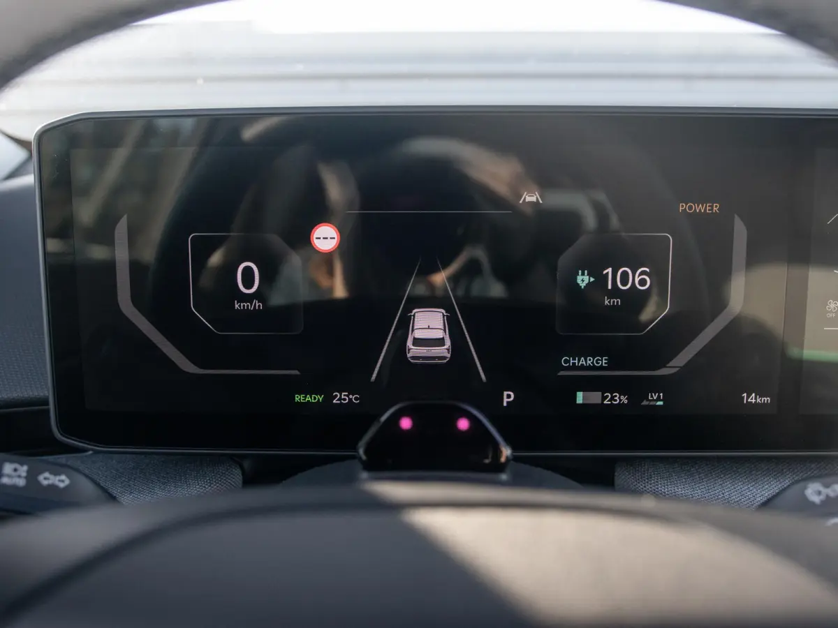 Plus Advanced 81.4 kWh | Direct leverbaar! | Panodak | Navi. | Clima. | Adapt. Cruise. | Stoel&Stuur Verwarming | Dodehoekassistentie | Harman Kardon