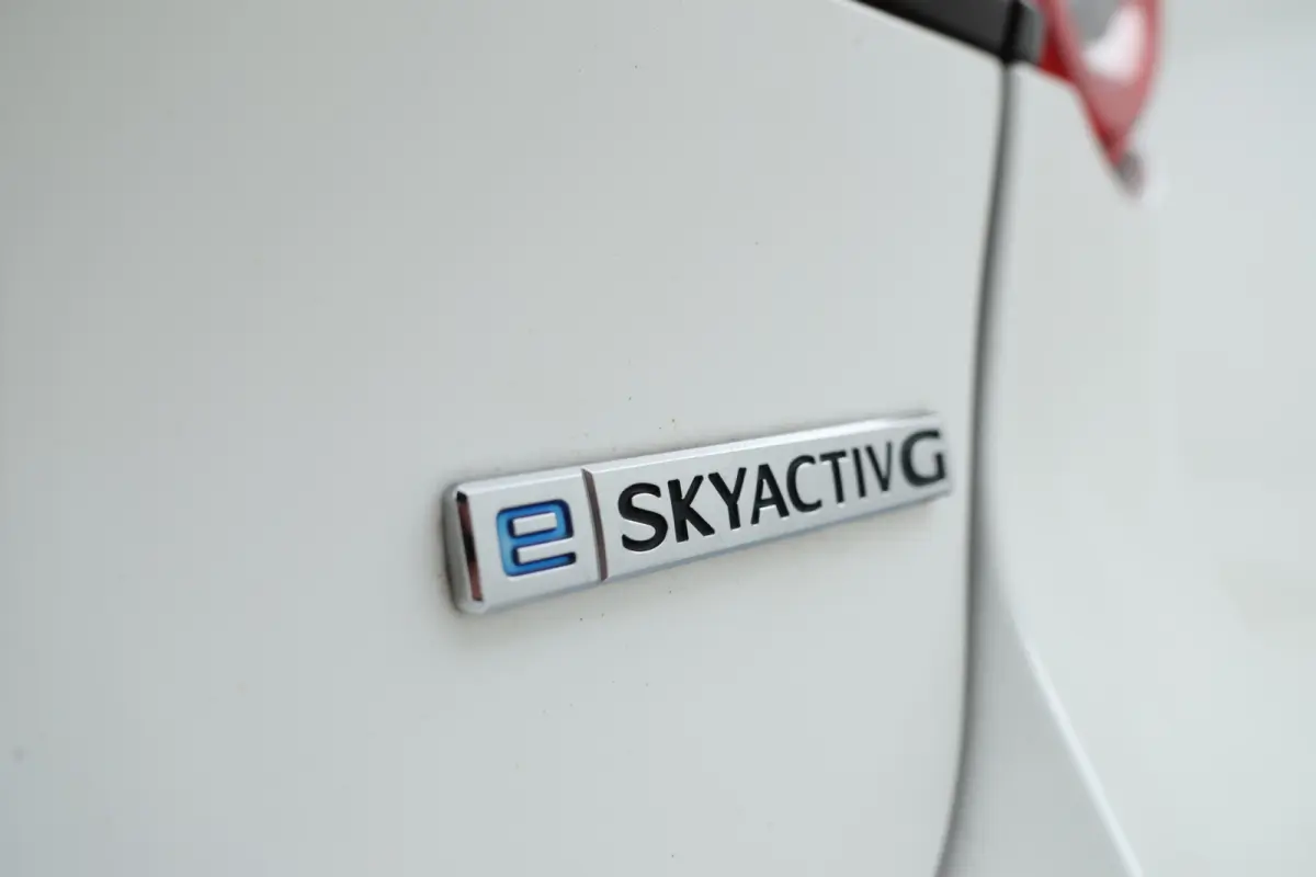 2.0 e-SkyActiv-G M Hybrid 122 Head Up! Navigatie, Airco