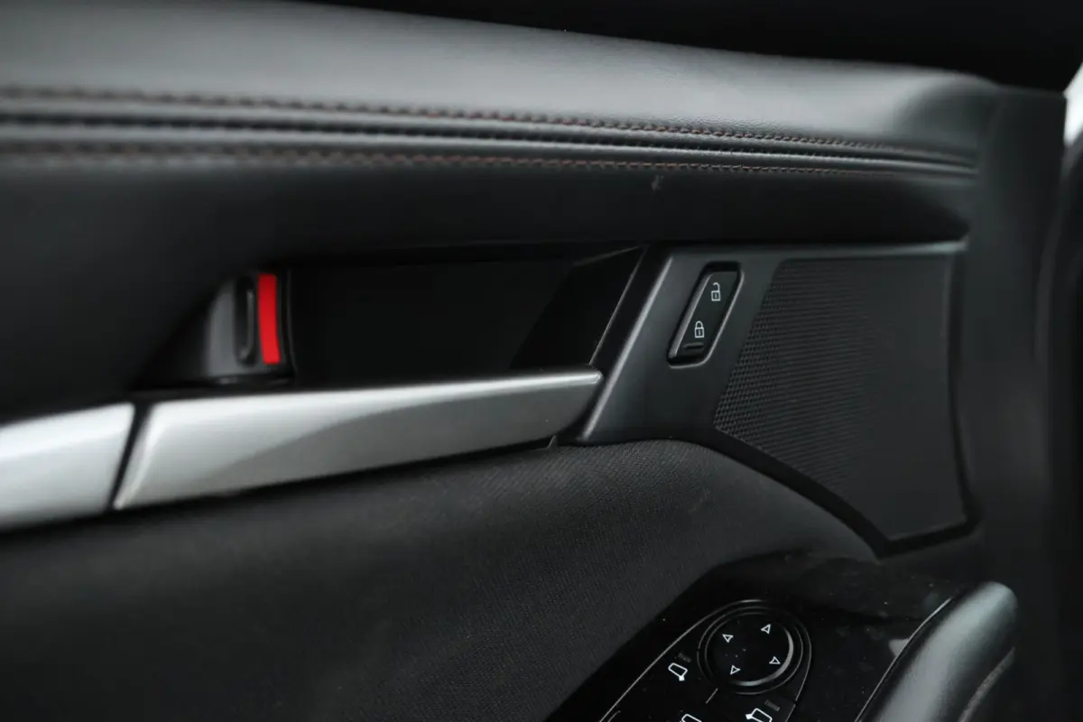 2.0 e-SkyActiv-G M Hybrid 122 Head Up! Navigatie, Airco