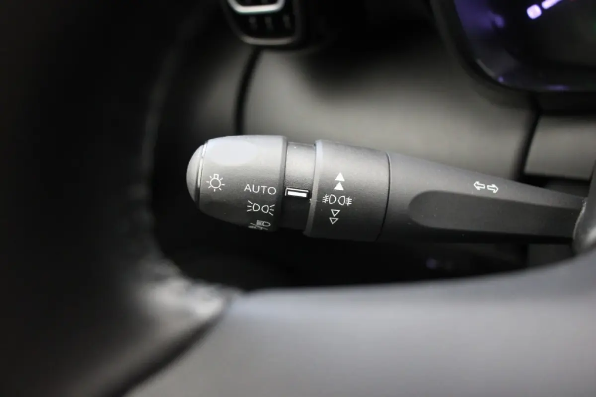 1.2 PureTech S&S C-Series - Carplay, Navi, Cruise