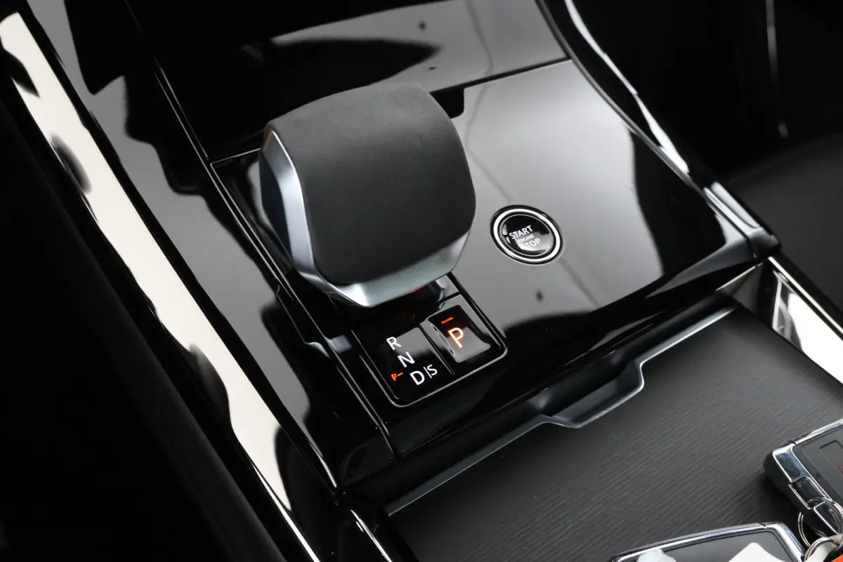 3.0 P460e PHEV Xpell Black pakket, Panorama, Trekhaak, Meridian 3D