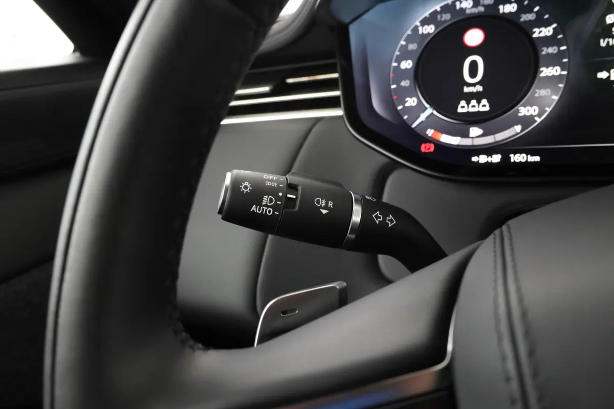 3.0 P460e PHEV Xpell Black pakket, Panorama, Trekhaak, Meridian 3D