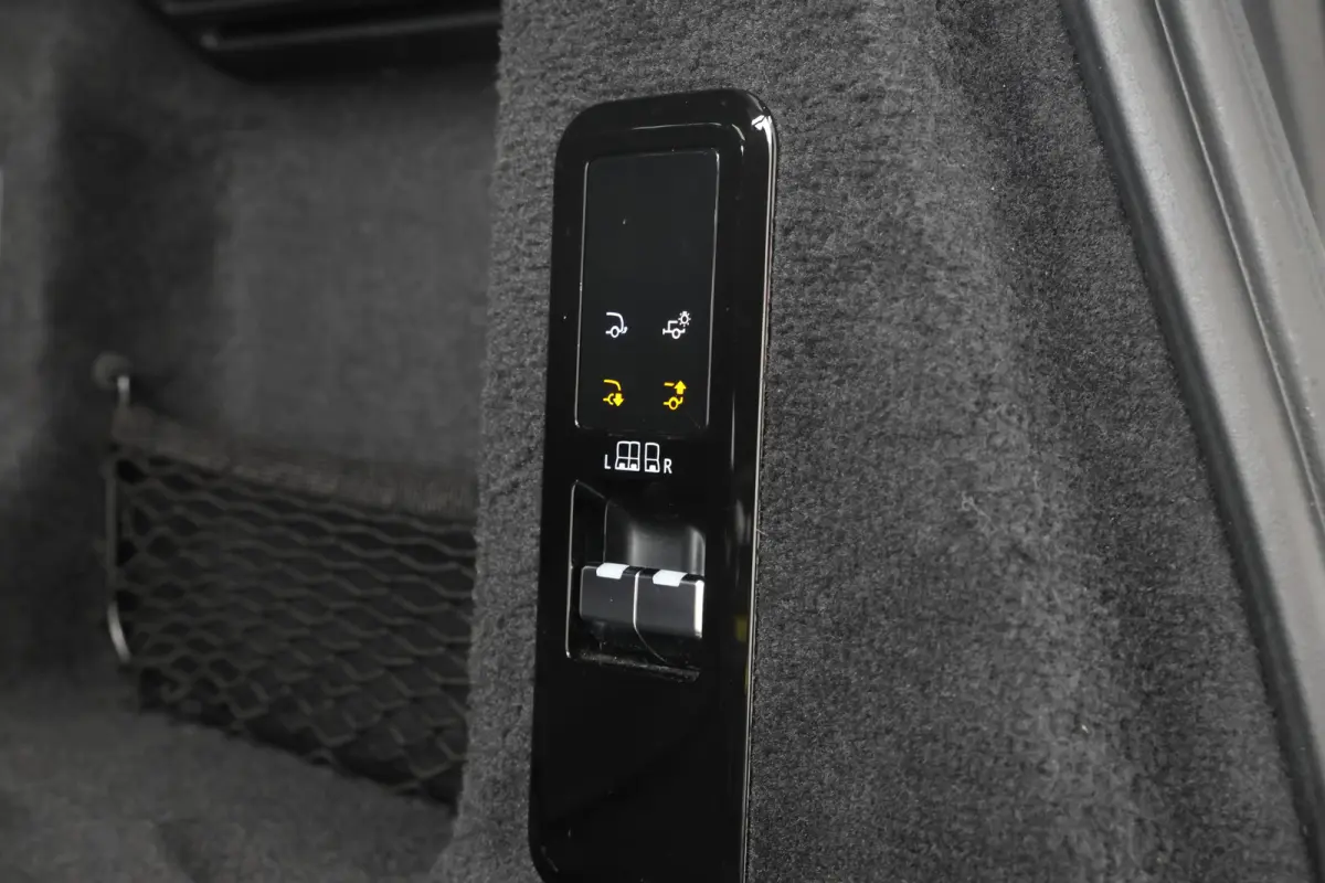3.0 P460e PHEV Xpell Black pakket, Panorama, Trekhaak, Meridian 3D