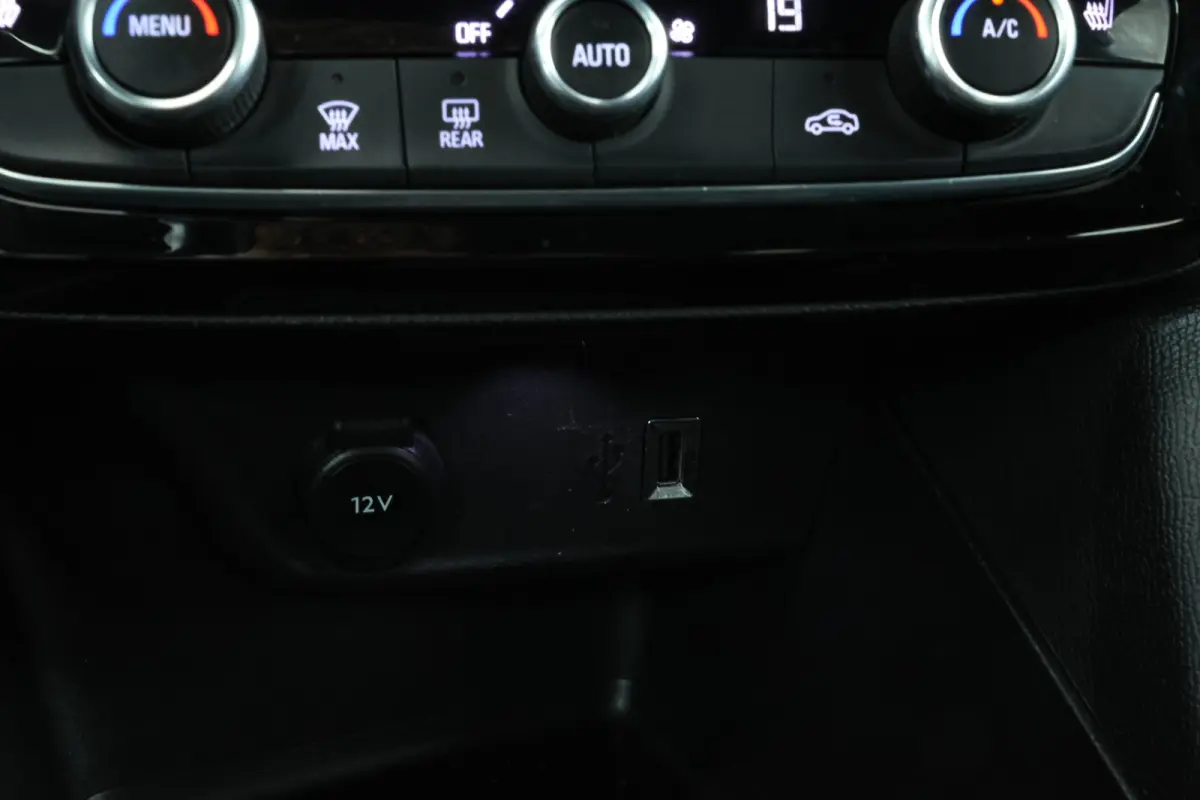 1.2 Turbo Ultimate Navigatie, Apple carplay, Leer, Massage, Airco