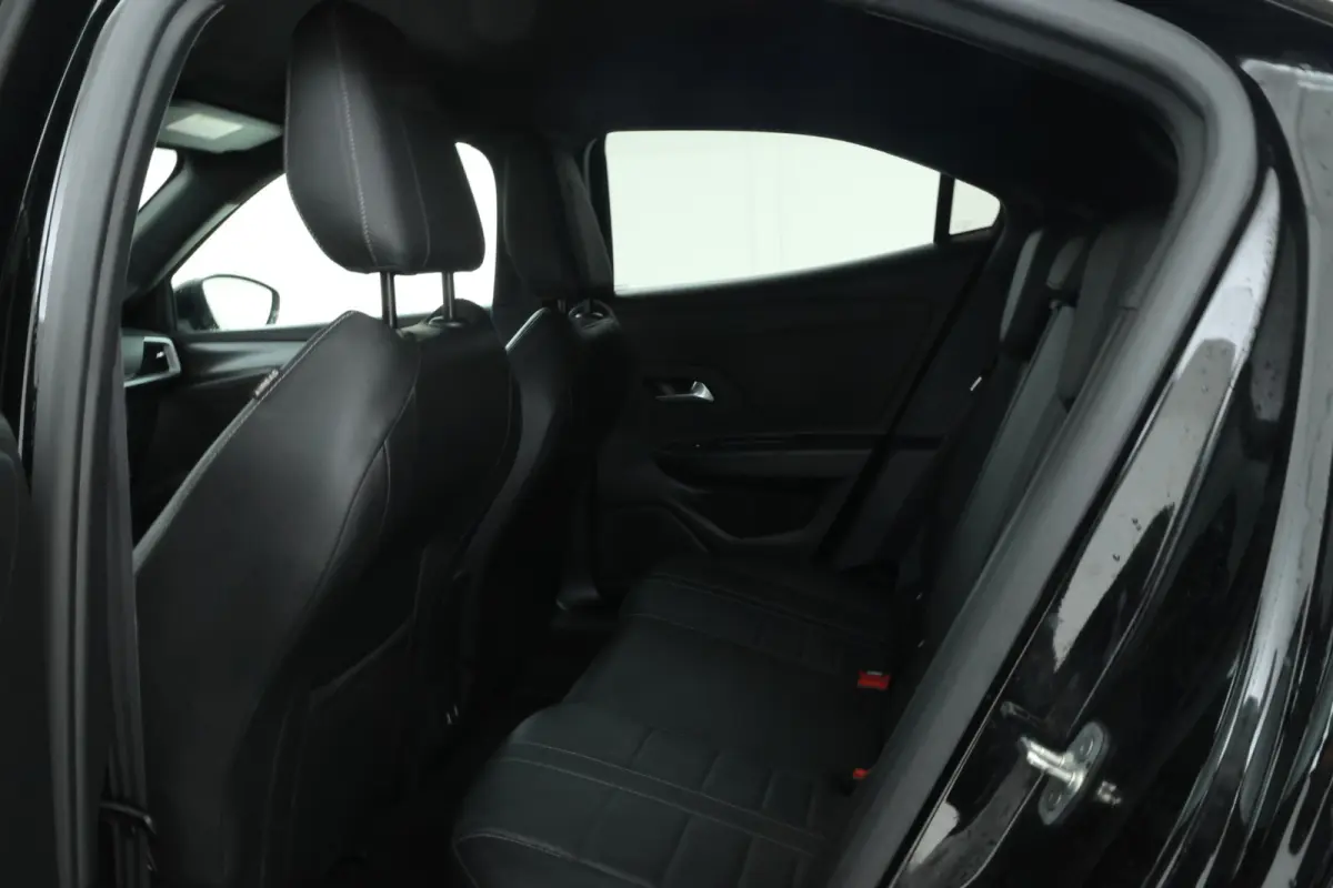 1.2 Turbo Ultimate Navigatie, Apple carplay, Leer, Massage, Airco