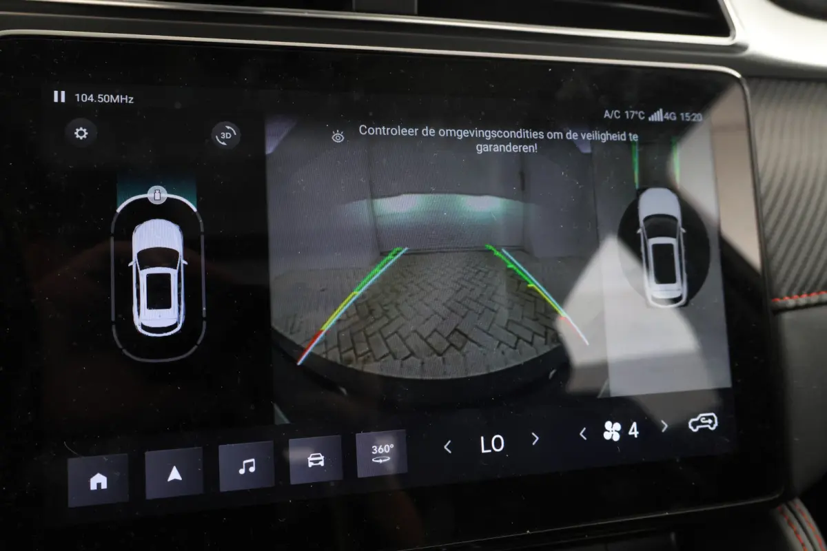 MG EV Long Range Luxury 70 kWh Panorama, 360 camera, Apple carplay!