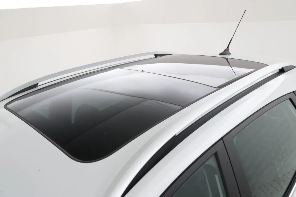 MG EV Long Range Luxury 70 kWh Panorama, 360 camera, Apple carplay!