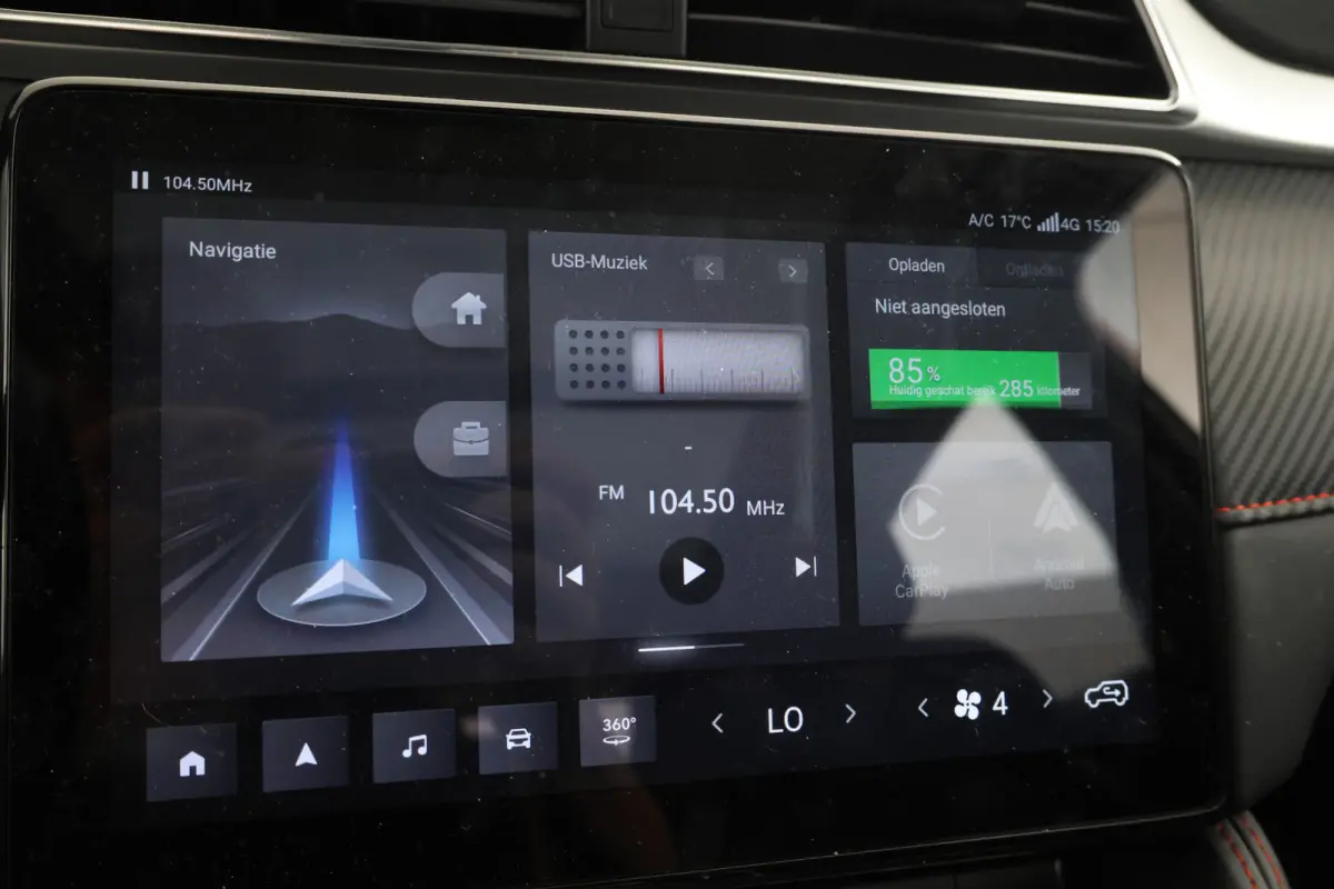MG EV Long Range Luxury 70 kWh Panorama, 360 camera, Apple carplay!