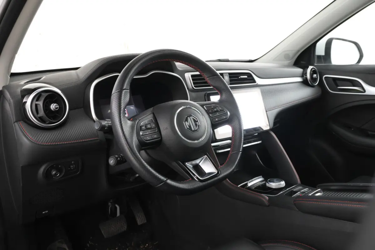 MG EV Long Range Luxury 70 kWh Panorama, 360 camera, Apple carplay!
