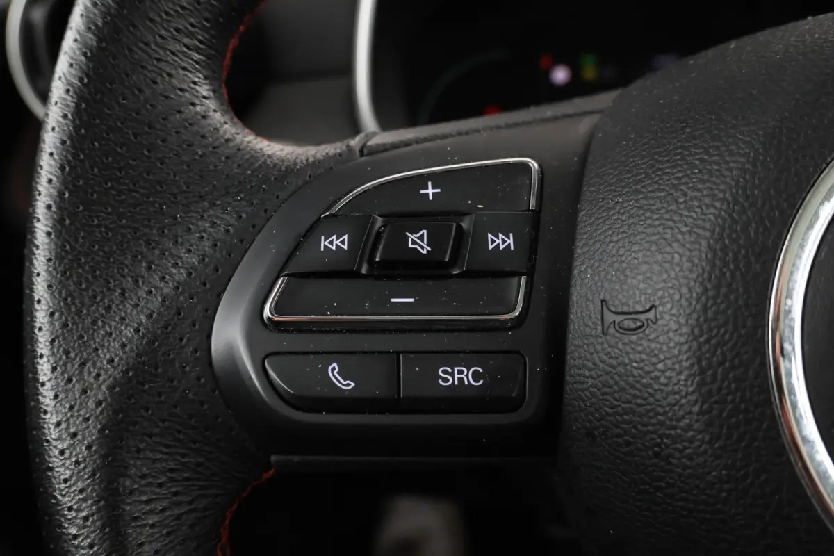 MG EV Long Range Luxury 70 kWh Panorama, 360 camera, Apple carplay!