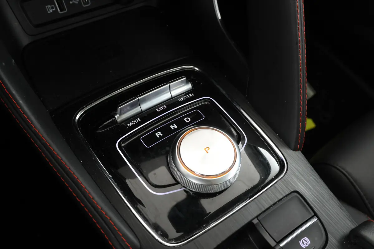 MG EV Long Range Luxury 70 kWh Panorama, 360 camera, Apple carplay!