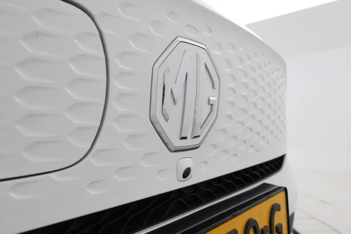 MG EV Long Range Luxury 70 kWh Panorama, 360 camera, Apple carplay!