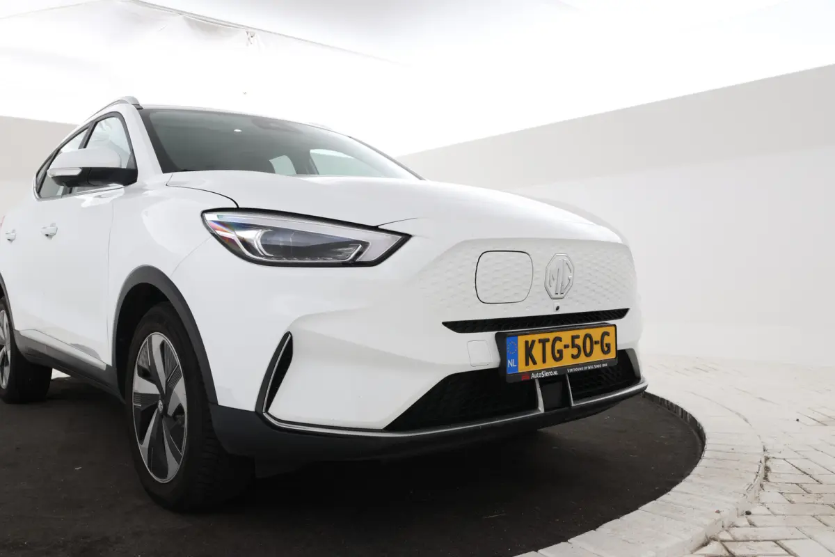 MG EV Long Range Luxury 70 kWh Panorama, 360 camera, Apple carplay!