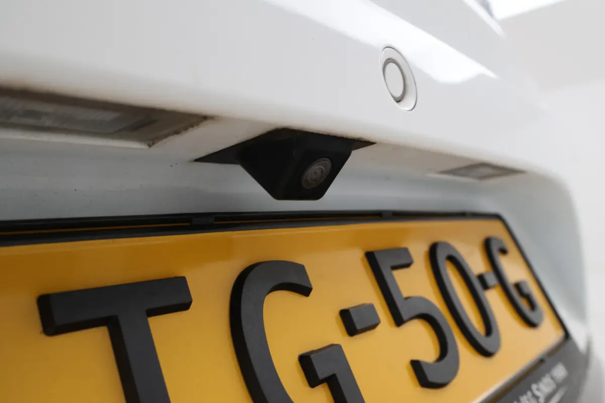 MG EV Long Range Luxury 70 kWh Panorama, 360 camera, Apple carplay!