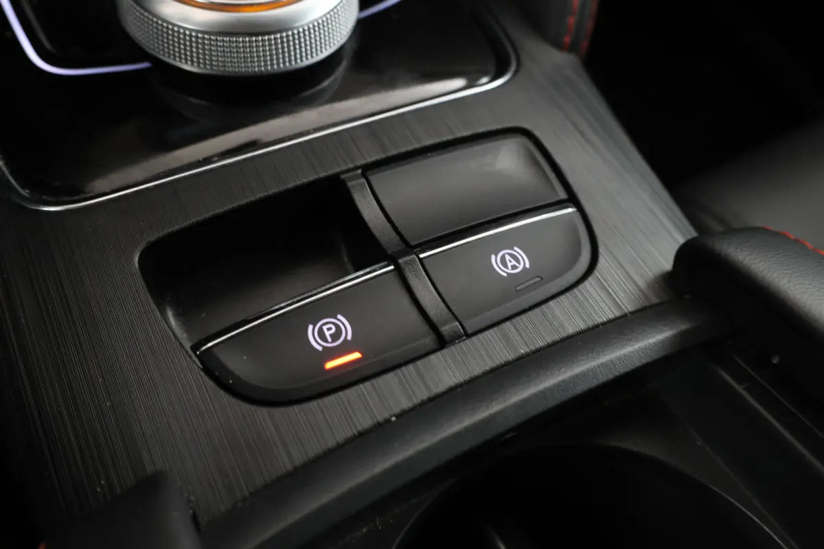 MG EV Long Range Luxury 70 kWh Panorama, 360 camera, Apple carplay!