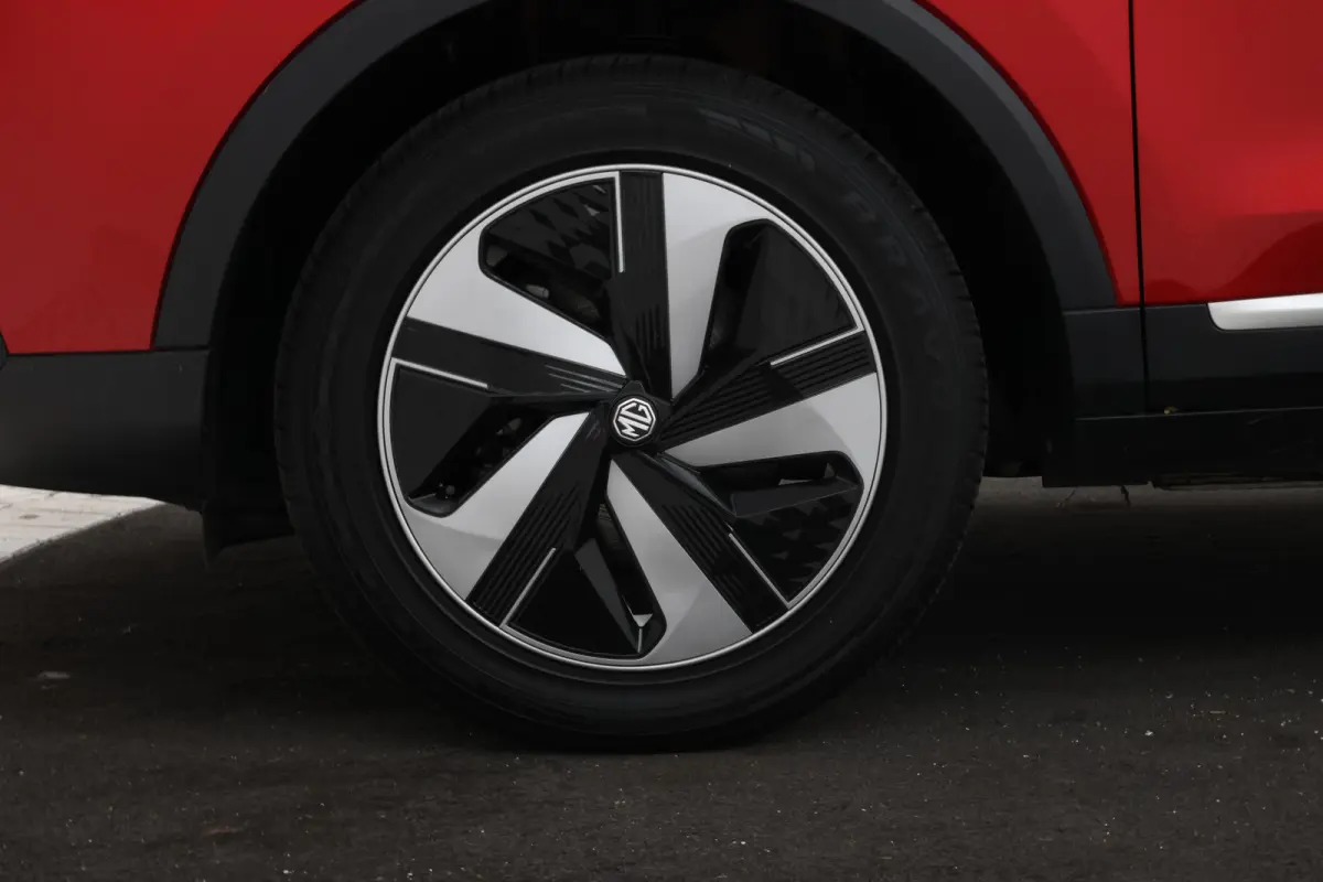 MG EV Long Range Luxury 70 kWh Panorama, 360 camera, Apple carplay!