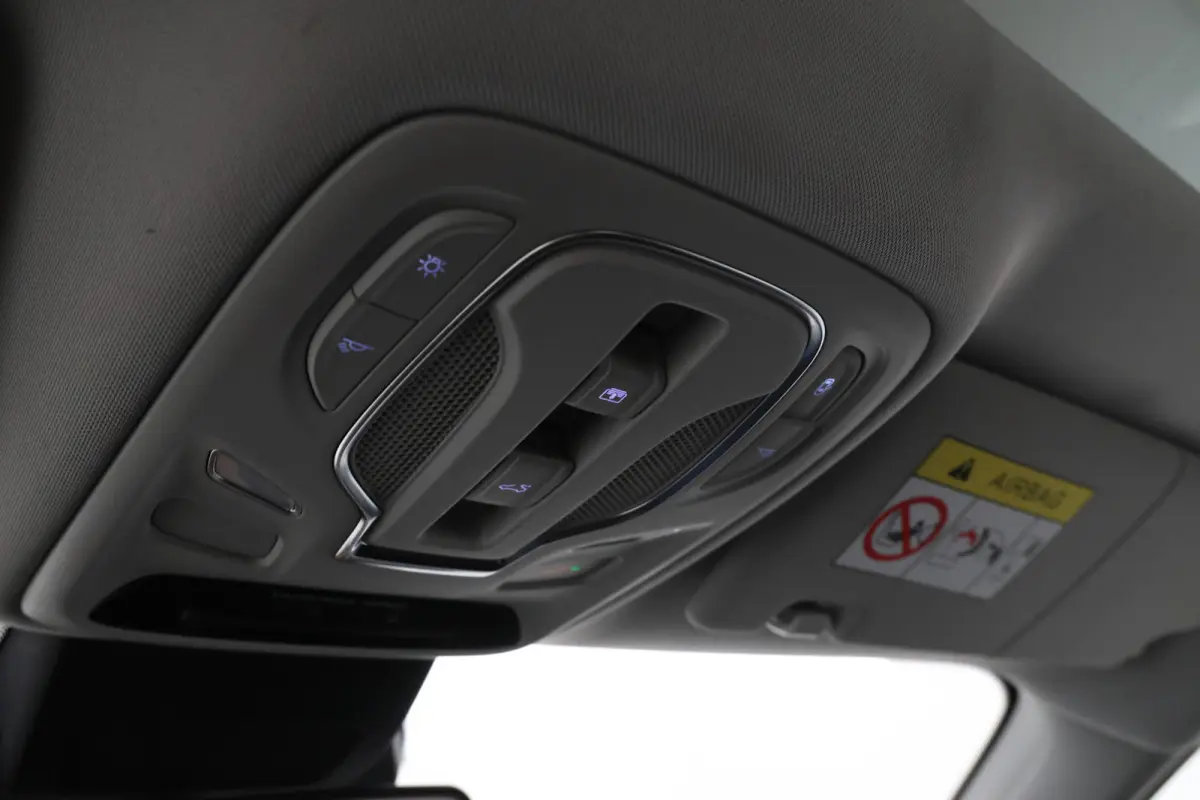 MG EV Long Range Luxury 70 kWh Panorama, 360 camera, Apple carplay!