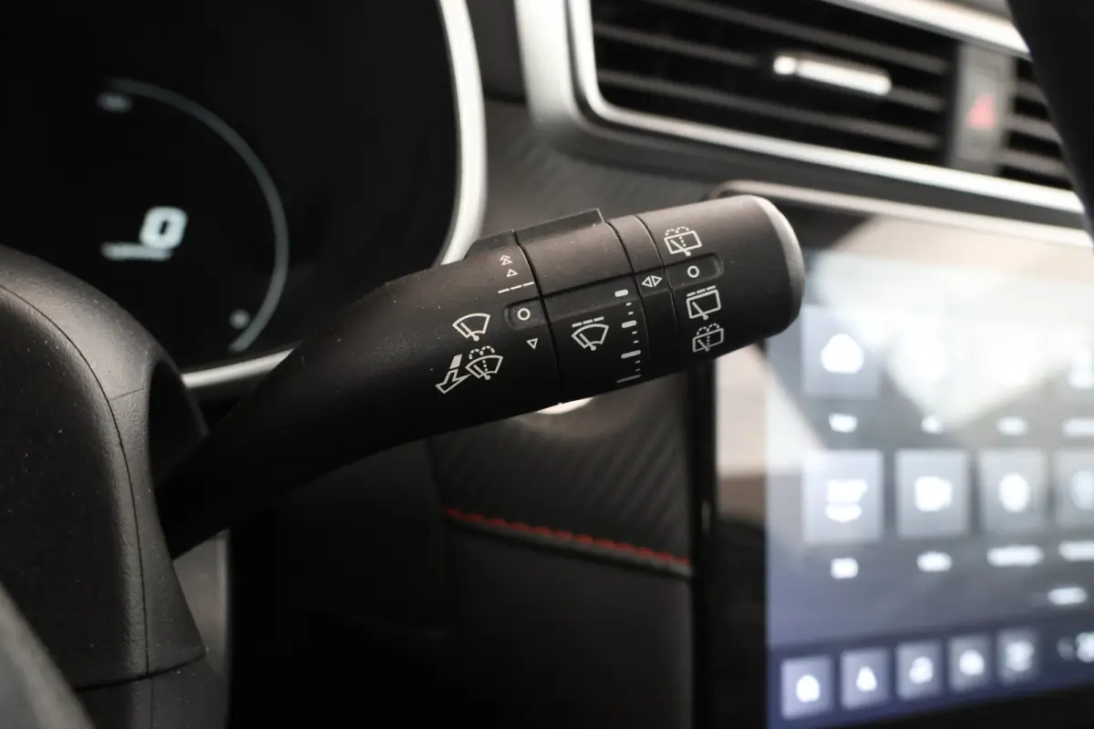 MG EV Long Range Luxury 70 kWh Panorama, 360 camera, Apple carplay!
