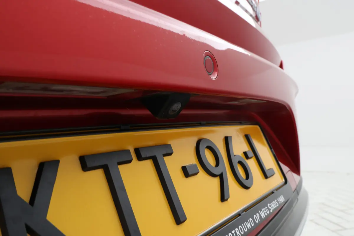 MG EV Long Range Luxury 70 kWh Panorama, 360 camera, Apple carplay!