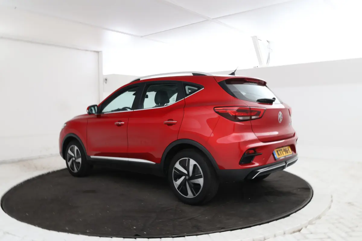 MG EV Long Range Luxury 70 kWh Panorama, 360 camera, Apple carplay!