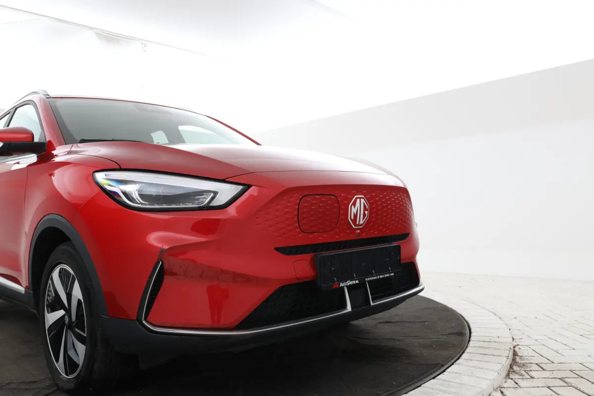 MG EV Long Range Luxury 70 kWh Panorama, 360 camera, Apple carplay!