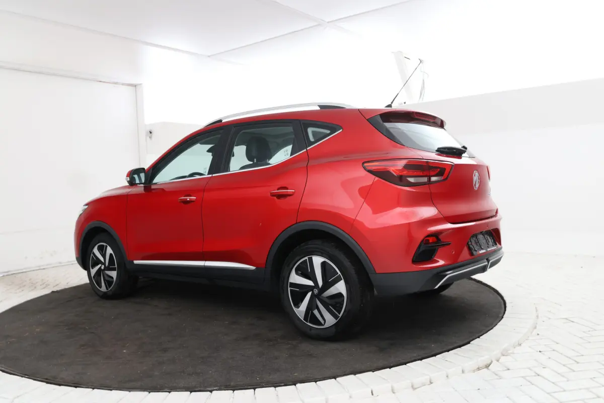 MG EV Long Range Luxury 70 kWh Panorama, 360 camera, Apple carplay!